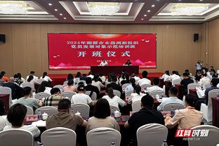 记者：拜仁和马兹拉维方面已经会面，预计未来几天会发表声明